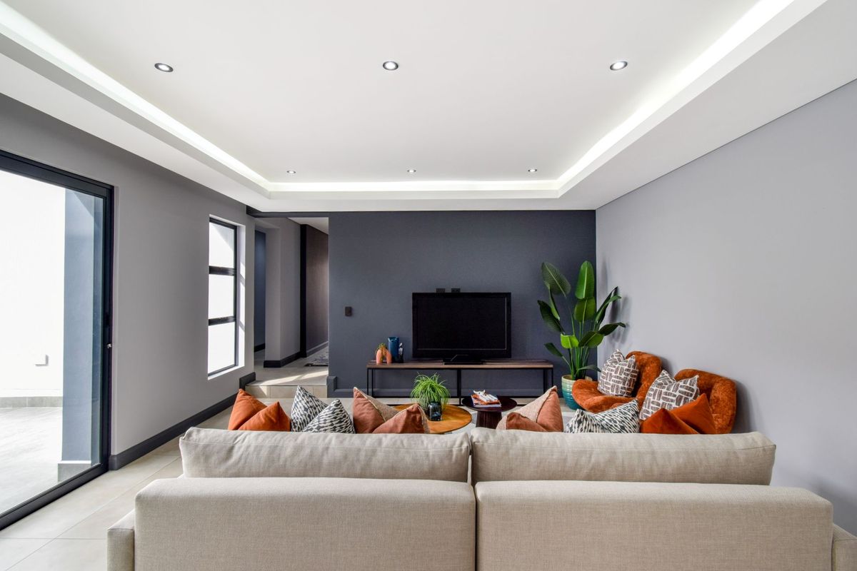 Four Bedroom Family Home To Let in Midstream Heights - Photo 2
