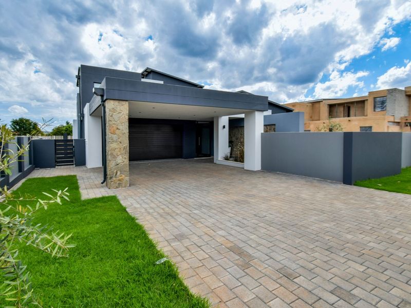 Four Bedroom Family Home To Let in Midstream Heights - Photo 7