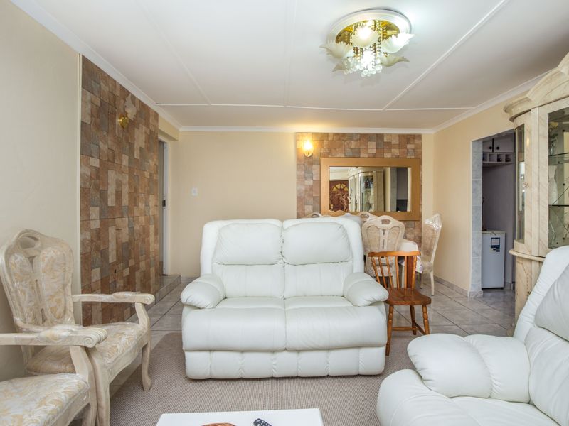 Rustic character and charm - Photo 2