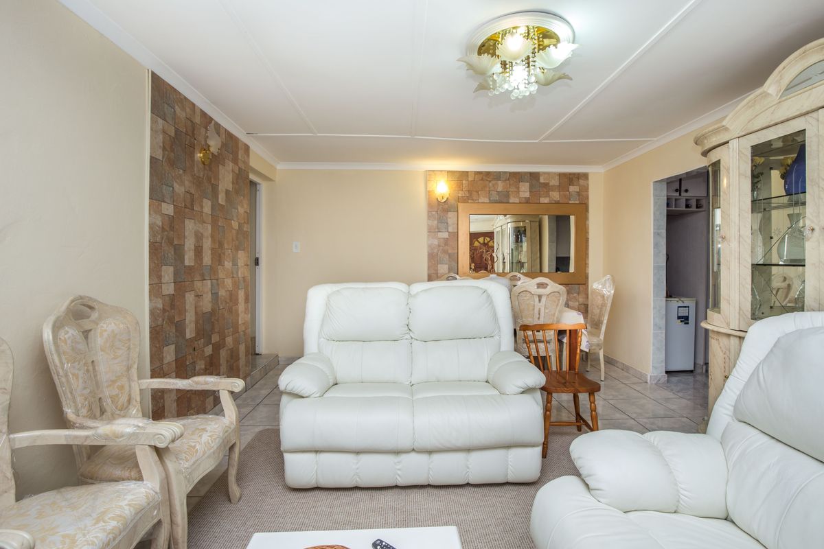 Rustic character and charm - Photo 2