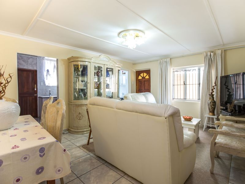 Rustic character and charm - Photo 5