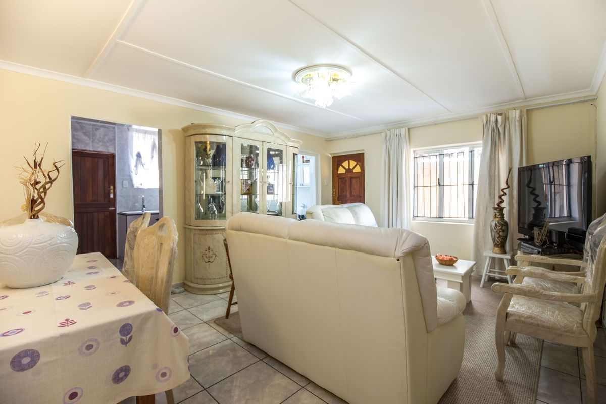 Rustic character and charm - Photo 5