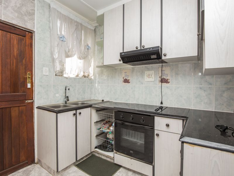 Rustic character and charm - Photo 8