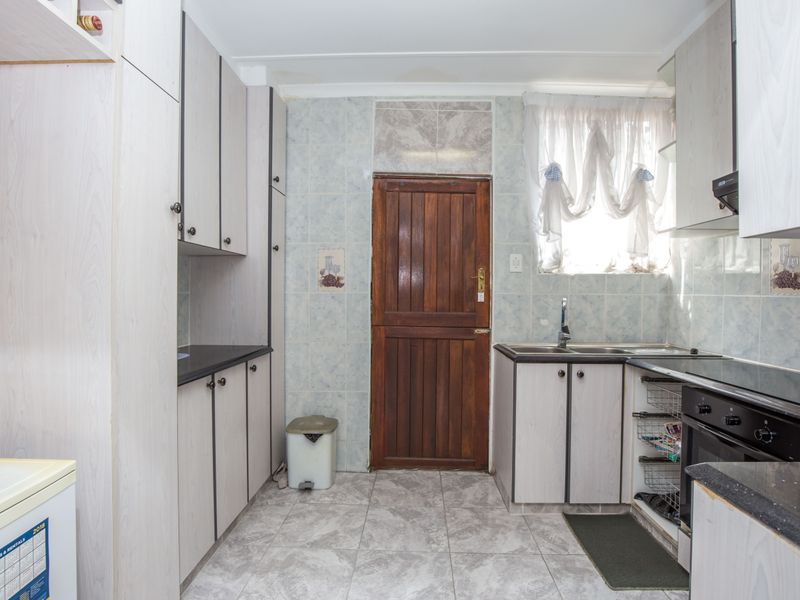 Rustic character and charm - Photo 7