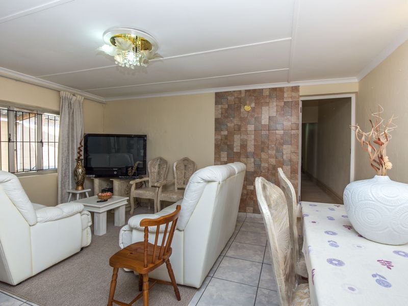 Rustic character and charm - Photo 4