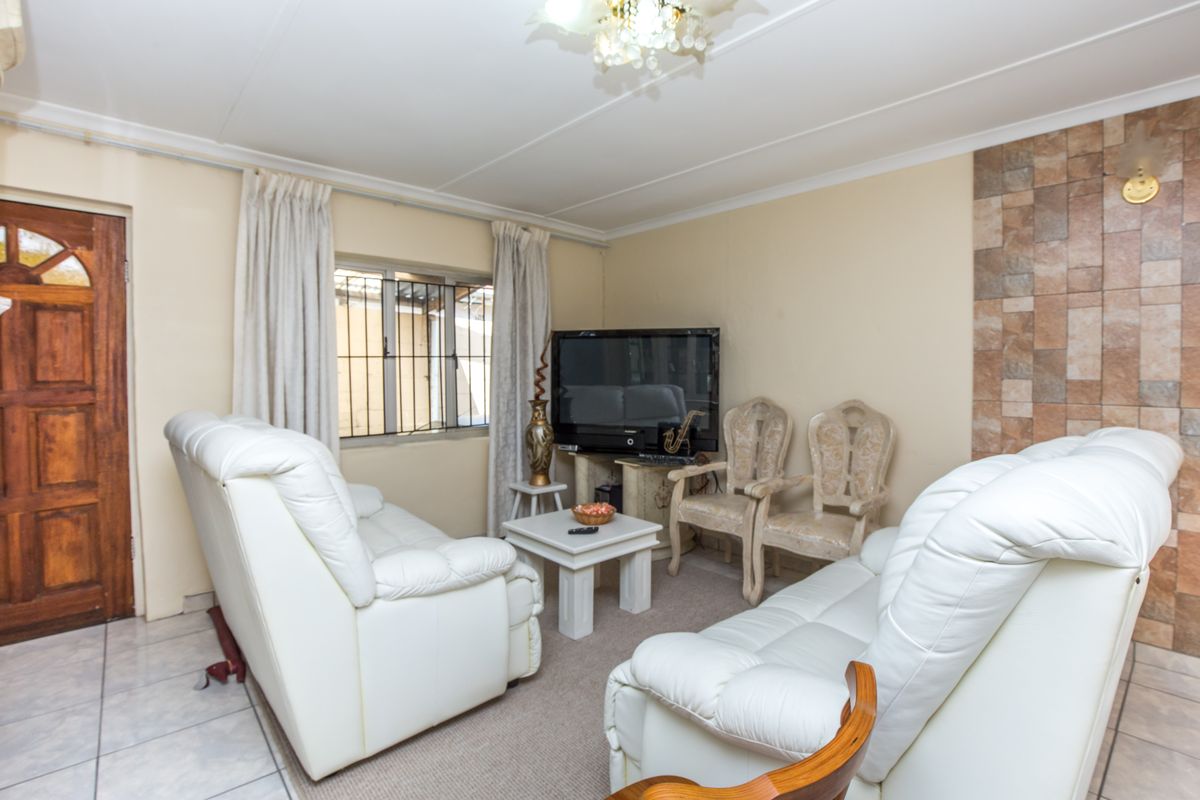 Rustic character and charm - Photo 3