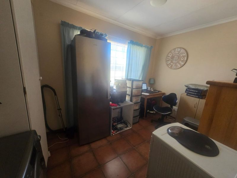 Neat and Spacious Townhouse in Sought-After Complex - Photo 8