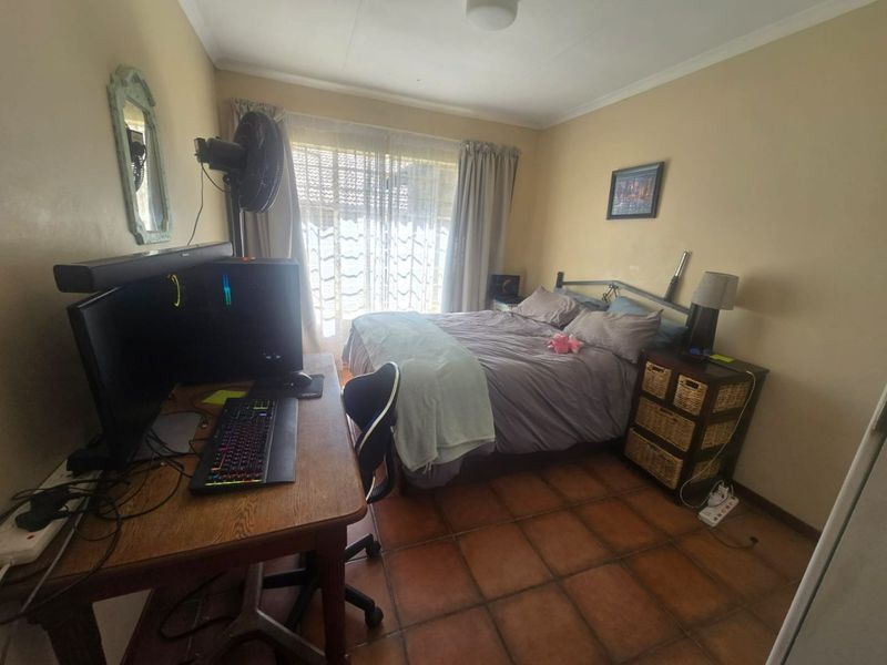 Neat and Spacious Townhouse in Sought-After Complex - Photo 4