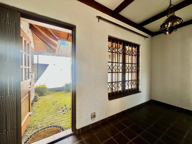 Elegant Family Living in Prestigious Waterkloof Heights - Photo 5