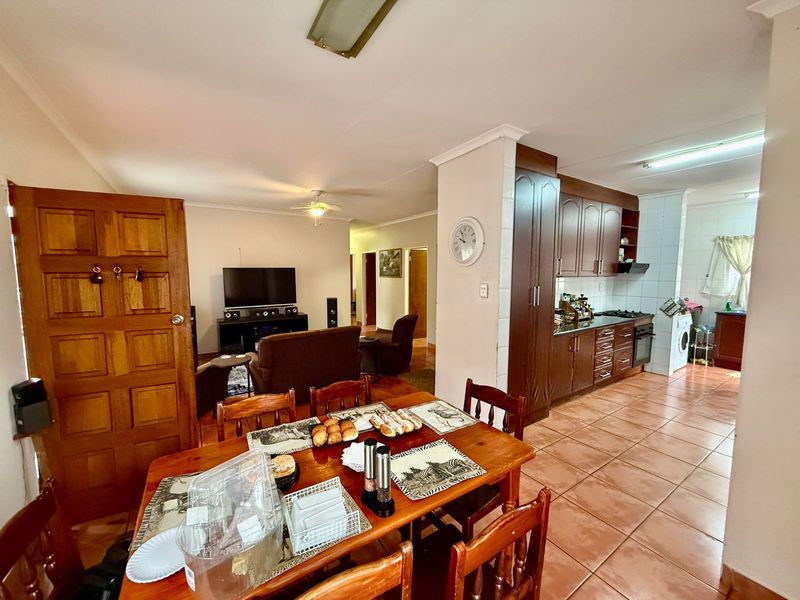 Spacious Family Living with Mountain Views - Photo 6