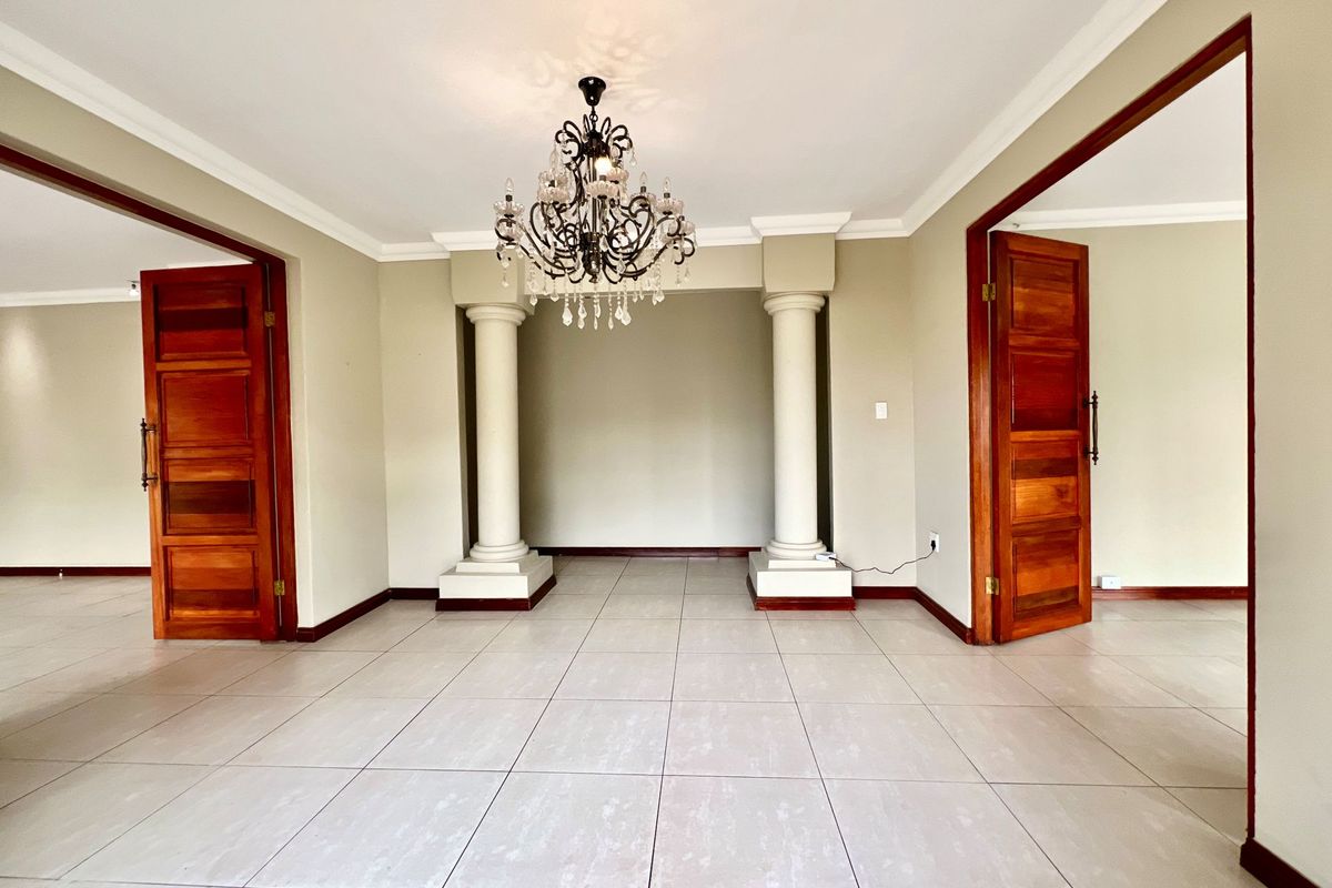 Elegant Family Living in the Heart of Pretoria - Photo 4