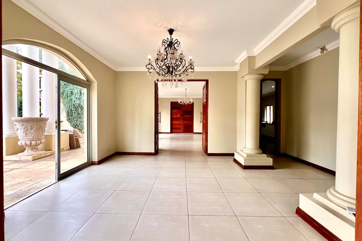 Elegant Family Living in the Heart of Pretoria - Photo 5