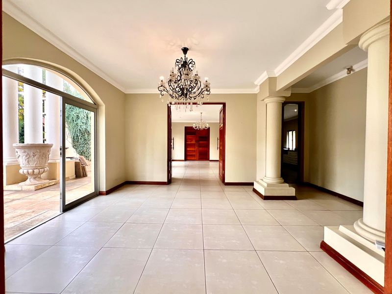 Elegant Family Living in the Heart of Pretoria - Photo 5