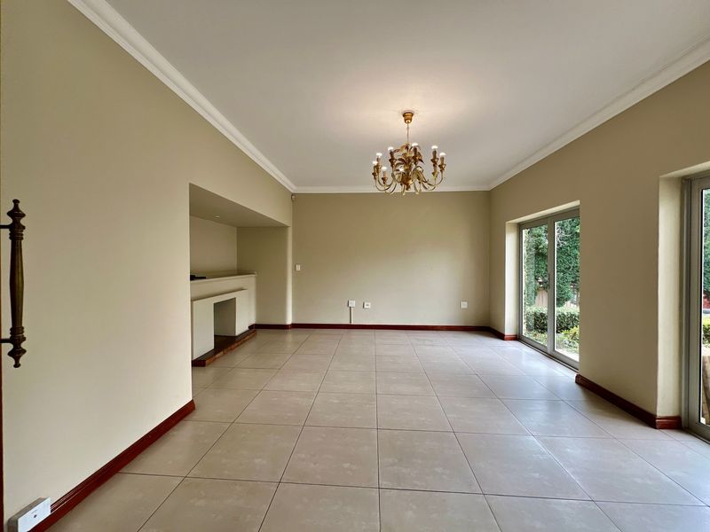 Elegant Family Living in the Heart of Pretoria - Photo 10