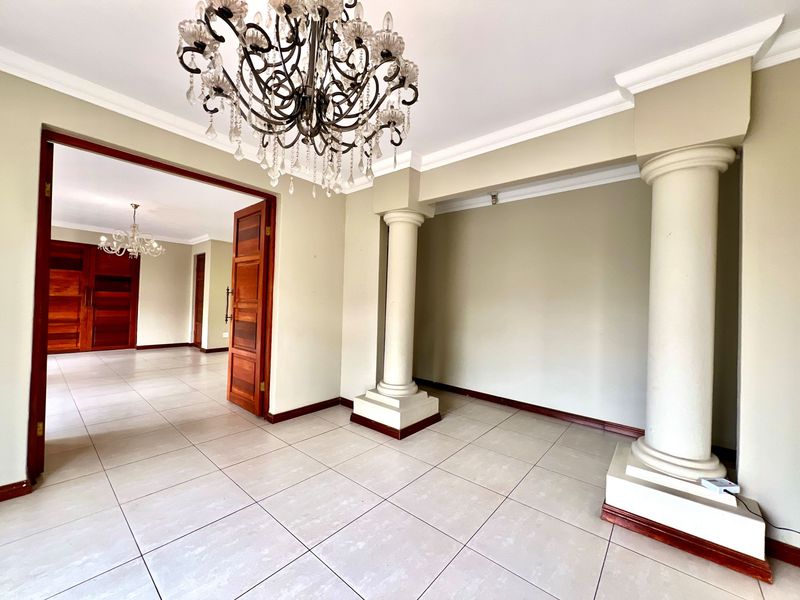 Elegant Family Living in the Heart of Pretoria - Photo 7
