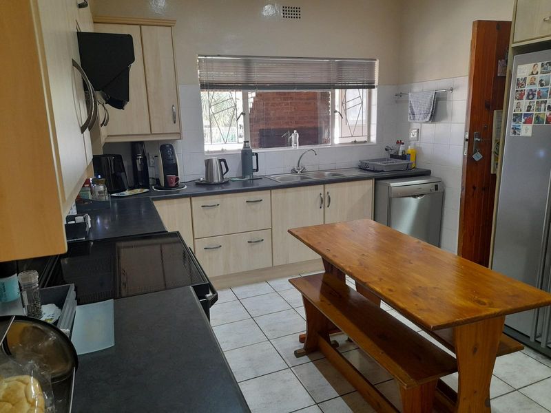 Wesbank Family Home with a Flatlet - Photo 7