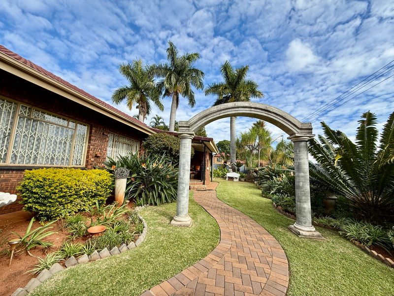 Spacious Family Home Designed for Effortless Entertaining - Photo 2