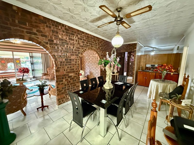 Spacious Family Home Designed for Effortless Entertaining - Photo 10