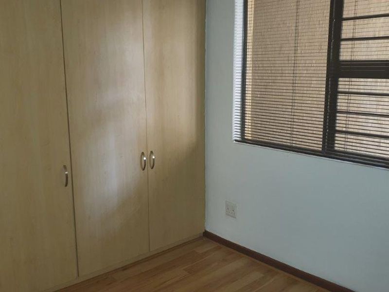 Secure 2 Bedroom Apartment  in Nieuw Muckleneuk / Brooklyn - Photo 10