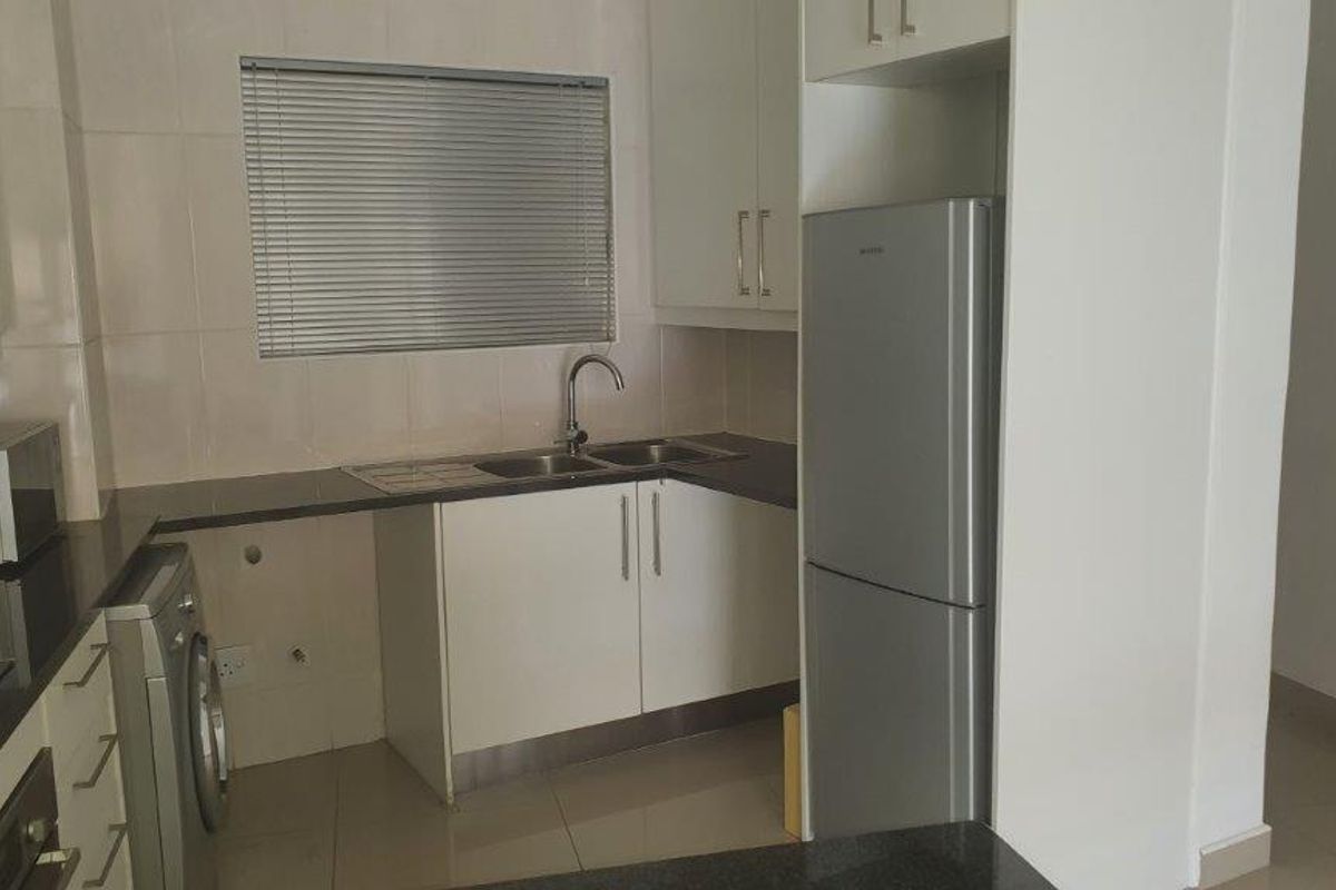 Secure 2 Bedroom Apartment  in Nieuw Muckleneuk / Brooklyn - Photo 4