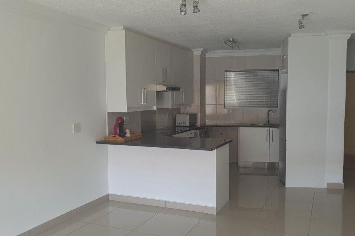 Secure 2 Bedroom Apartment  in Nieuw Muckleneuk / Brooklyn - Photo 4