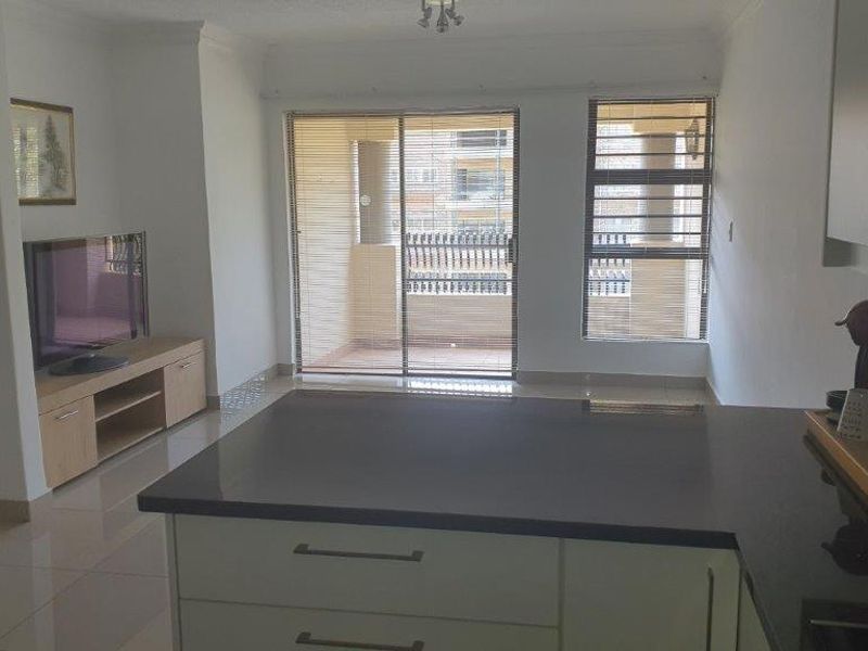 Secure 2 Bedroom Apartment  in Nieuw Muckleneuk / Brooklyn - Photo 3