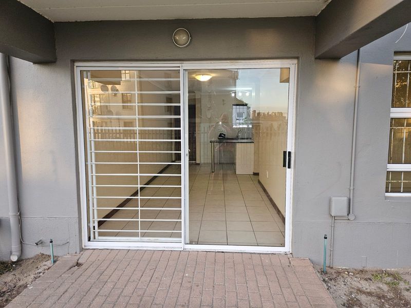 GROUND FLOOR 1 BED IN BELLEFLEUR, BELLVILLE - Photo 8