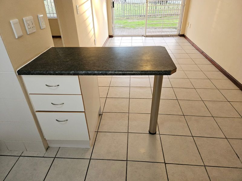 GROUND FLOOR 1 BED IN BELLEFLEUR, BELLVILLE - Photo 5