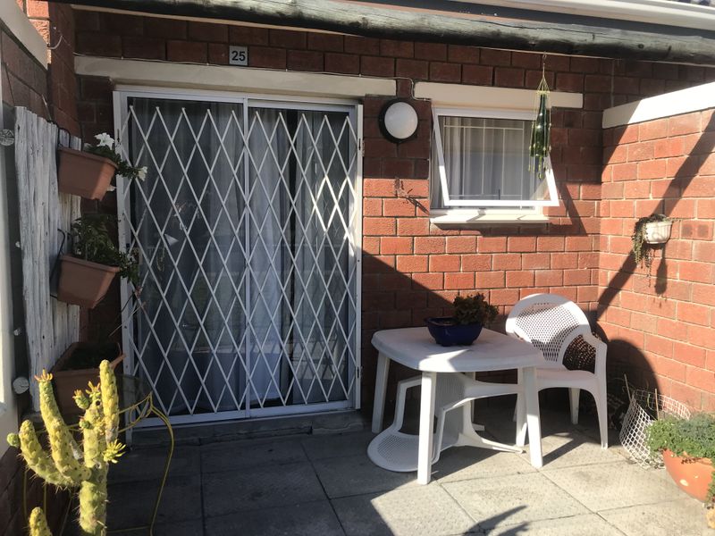 4 x Studio Apartments in Westcliff, Hermanus - Photo 2