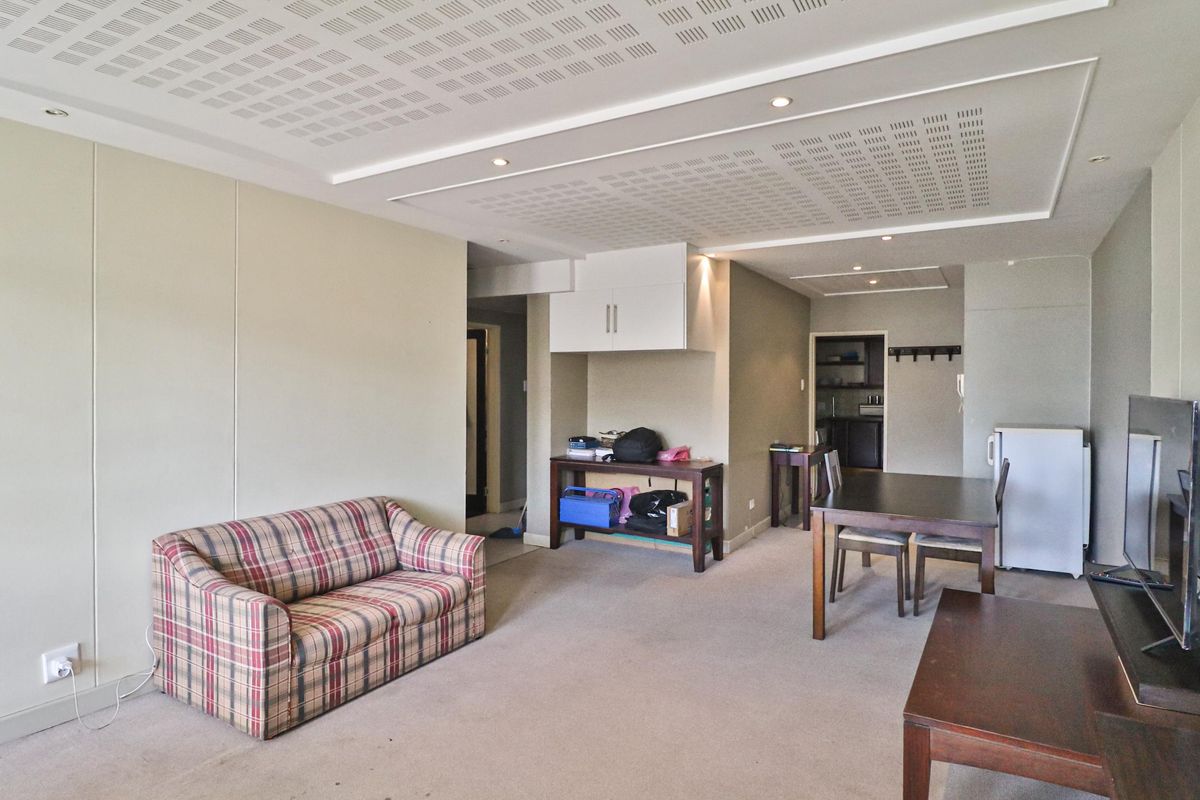 HUMEWOOD FURNISHED 2 BED 1.5 BATH APARTMENT WITH SECURE PARKING FOR RENT - Photo 5
