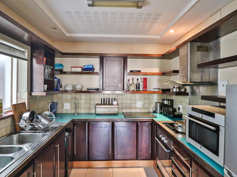 HUMEWOOD FURNISHED 2 BED 1.5 BATH APARTMENT WITH SECURE PARKING FOR RENT - Photo 1