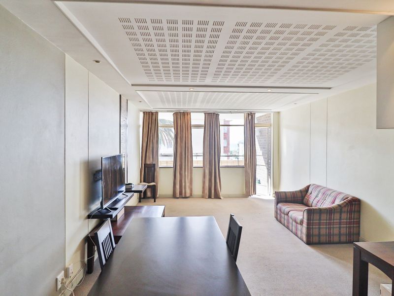 HUMEWOOD FURNISHED 2 BED 1.5 BATH APARTMENT WITH SECURE PARKING FOR RENT - Photo 4