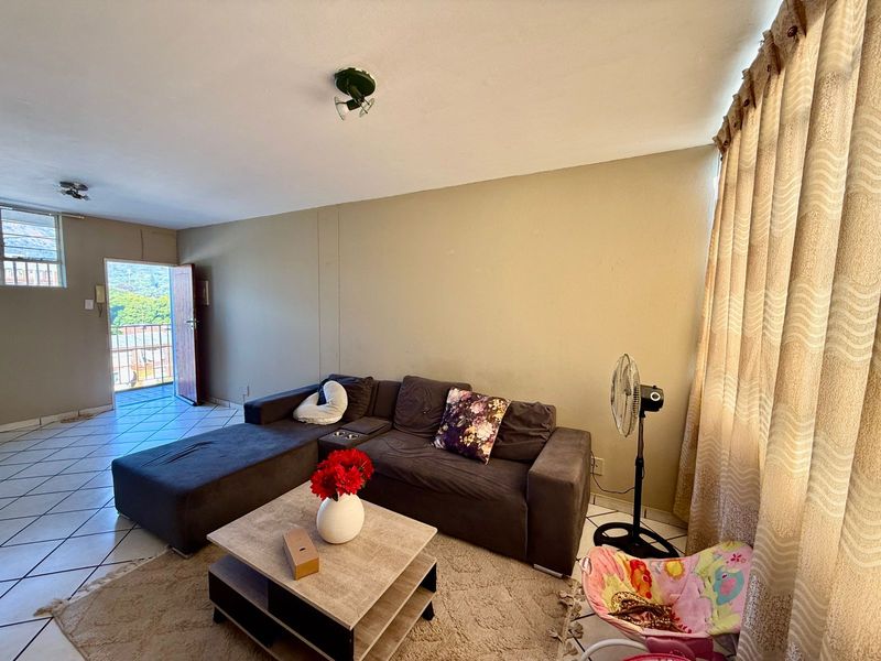 Secure & Convenient Fifth-Floor Apartment in Pretoria North - Photo 4