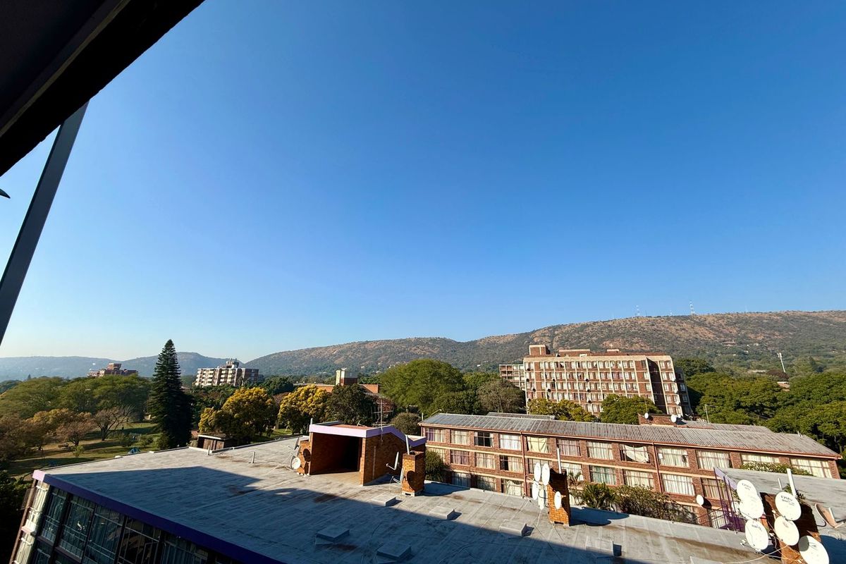 Secure & Convenient Fifth-Floor Apartment in Pretoria North - Photo 2