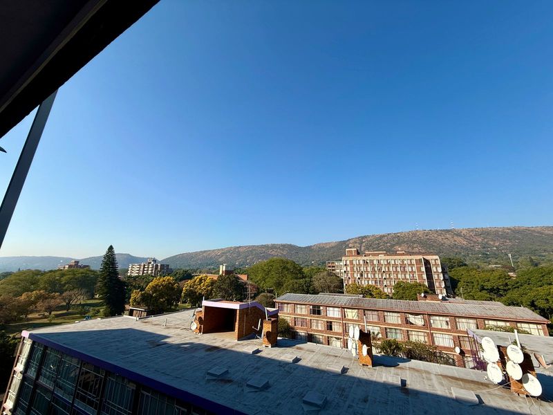 Secure & Convenient Fifth-Floor Apartment in Pretoria North - Photo 2