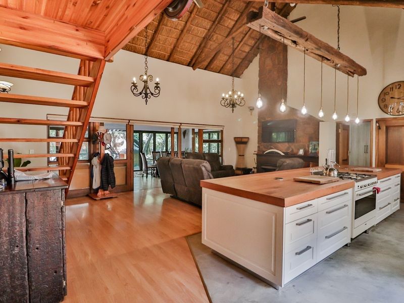 Stunning home in Lakeland - Photo 5