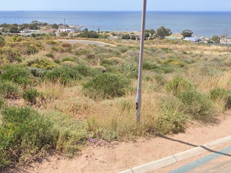 Large Plot With Magnificent Sea And Mountain Views. - Photo 3