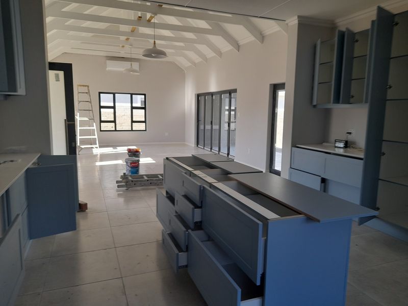 Popular Gated Complex - Photo 3