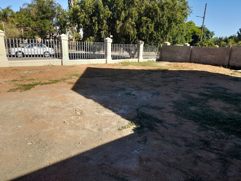 Popular Gated Complex - Photo 8
