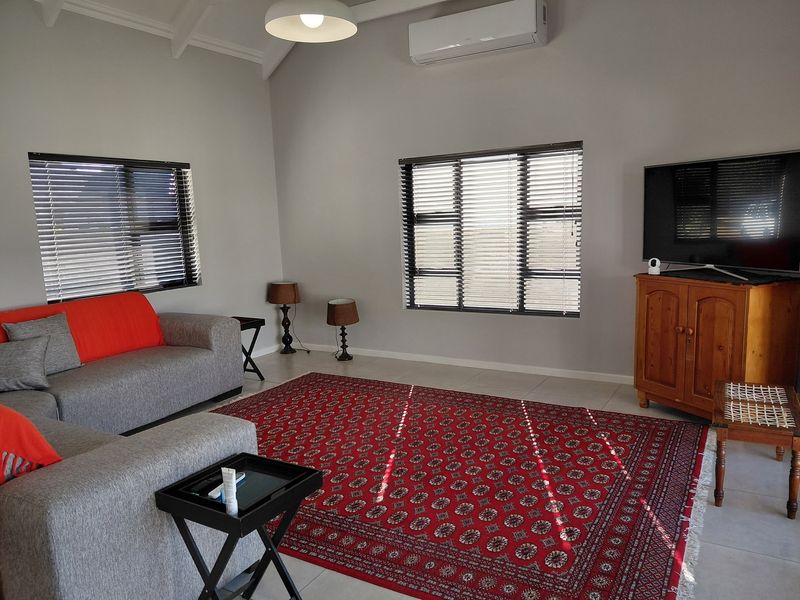 Popular Gated Complex - Photo 6