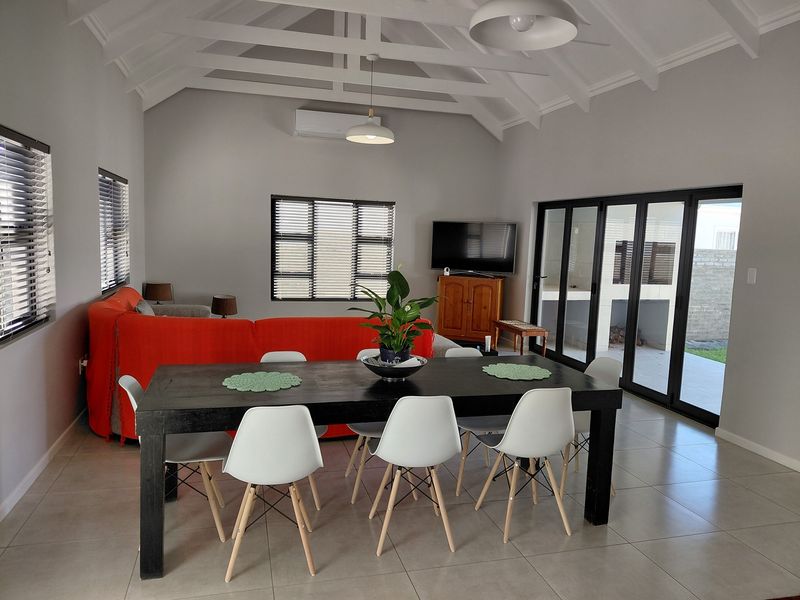 Popular Gated Complex - Photo 4