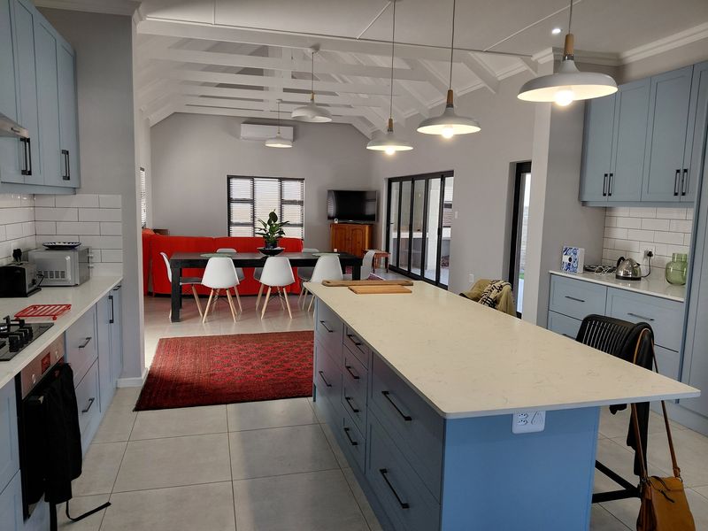 Popular Gated Complex - Photo 3