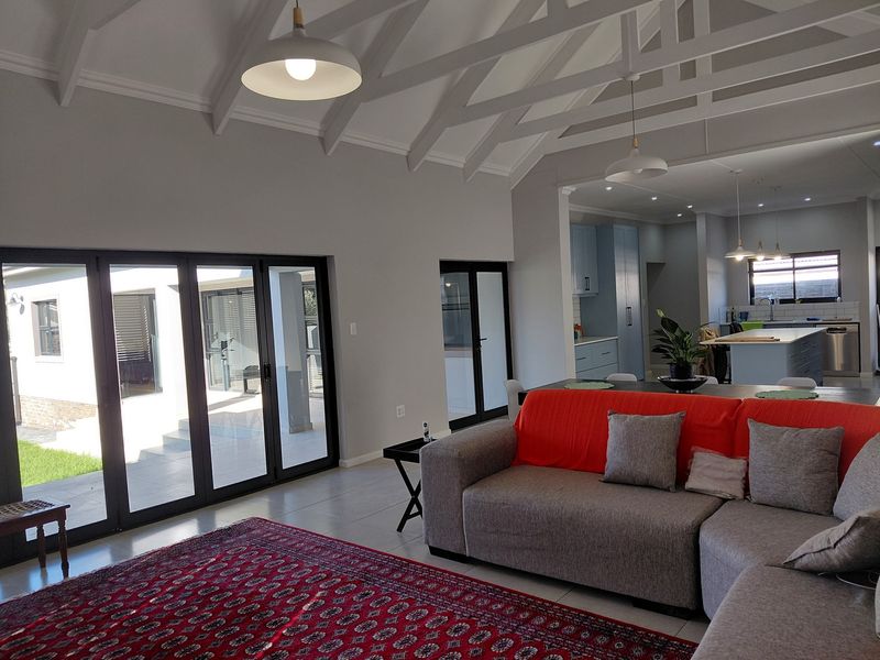 Popular Gated Complex - Photo 2