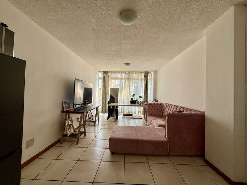 Comfortable & Secure First-Floor Living in Pretoria North - Photo 1
