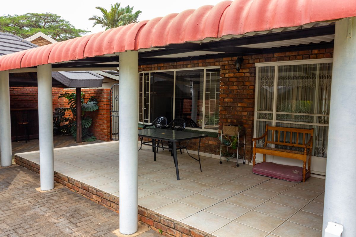 Spacious 3 bed house for sale in Dorandia, Pretoria - perfect for a growing family. - Photo 5