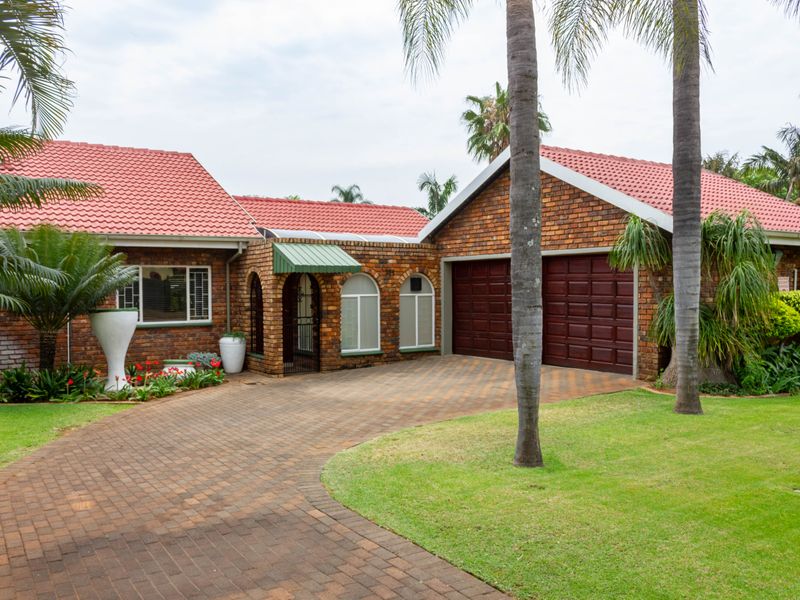 Spacious 3 bed house for sale in Dorandia, Pretoria - perfect for a growing family. - Photo 2