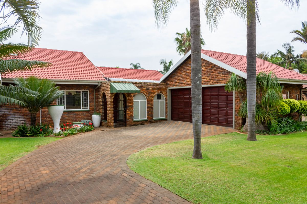 Spacious 3 bed house for sale in Dorandia, Pretoria - perfect for a growing family. - Photo 2