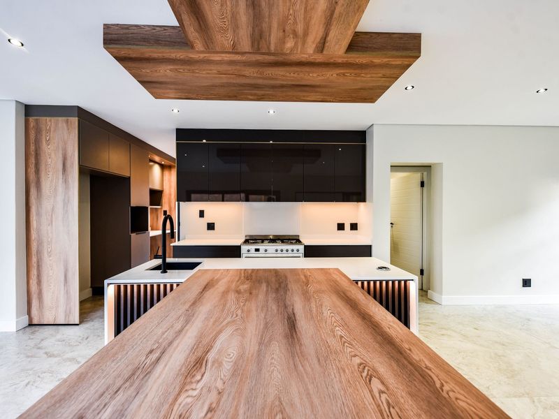 4 Bedroom.  4.5 Bath.  Full Staff room. Study. Pyjama lounge.  Pool. - Photo 3