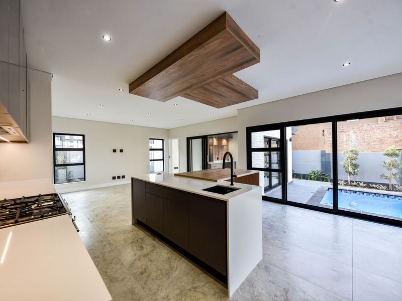 4 Bedroom.  4.5 Bath.  Full Staff room. Study. Pyjama lounge.  Pool. - Photo 5