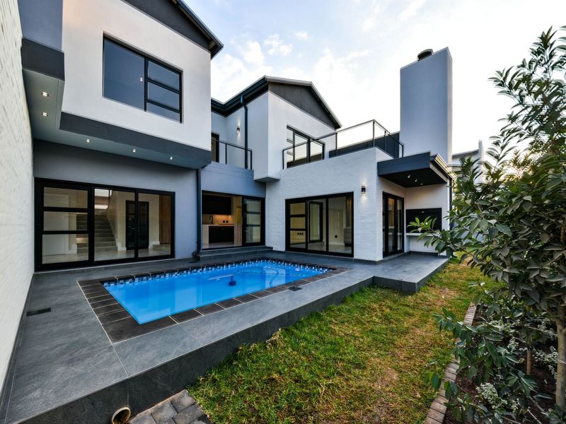4 Bedroom.  4.5 Bath.  Full Staff room. Study. Pyjama lounge.  Pool. - Photo 5